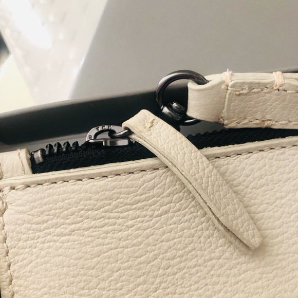 ๐ Botkier Valentina Leather Wristlet & Card Holder - Picture 6 of 13